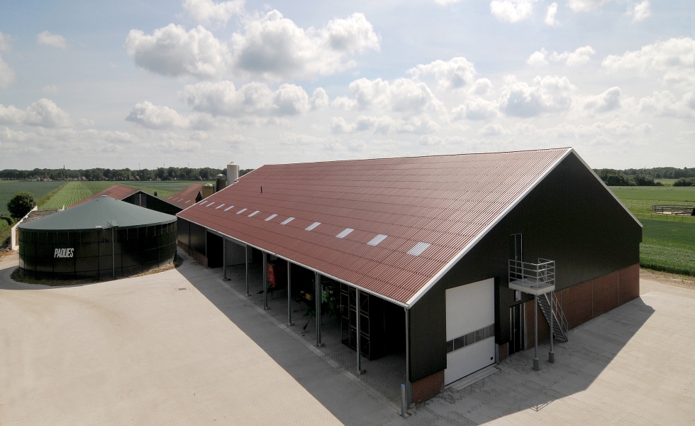 Kies de juiste kleur voor het dak van je agrarische gebouw