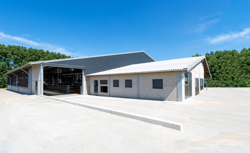 Kies de juiste kleur voor het dak van je agrarische gebouw