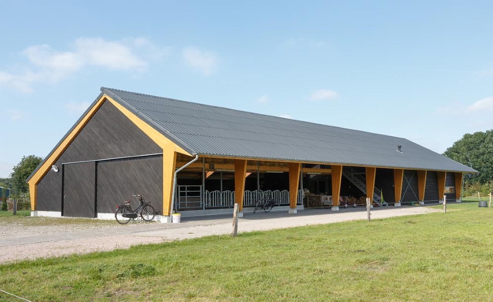 Kies de juiste kleur voor het dak van je agrarische gebouw