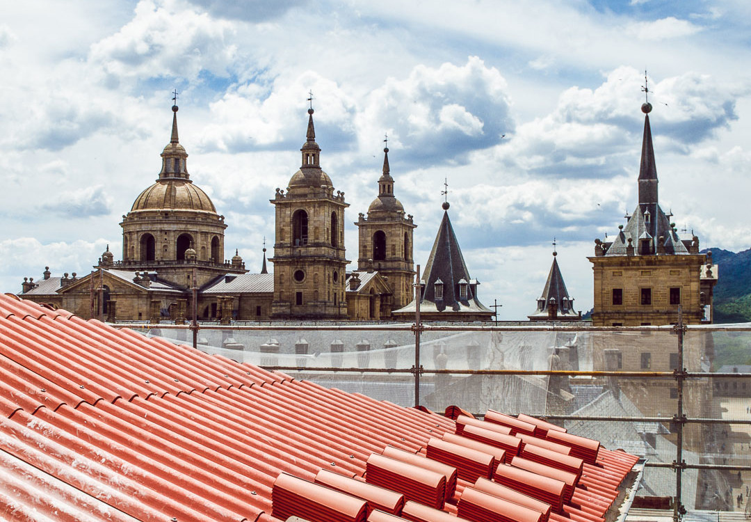 Rehabilitar e impermeabilizar: panel sándwich para cubiertas rústicas