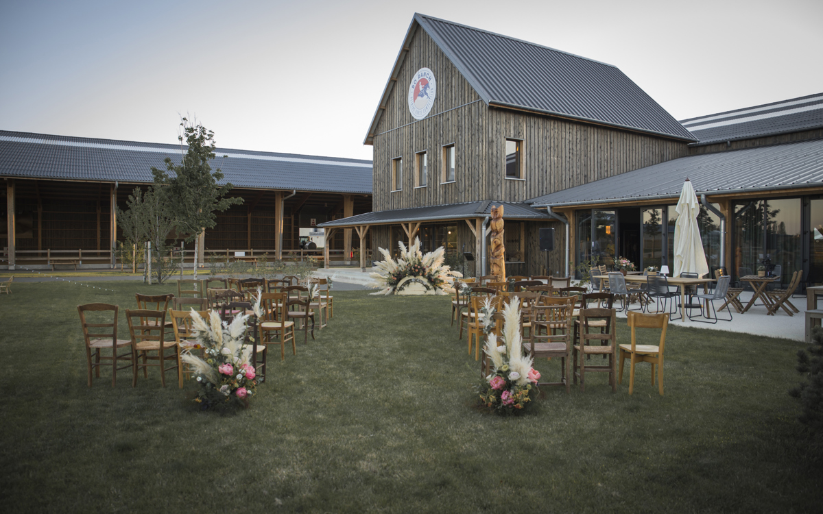 Eternit sur le plus grand et spectaculaire manège couvert d’Europe